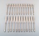 Georg Jensen 
Beaded complete 
12 persons fish 
service.
12 fish 
knives, 12 fish 
forks.
Measures: ...
