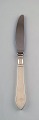 Georg Jensen 
Continental 
dinner knife 
(long handle) 
in silver, 
silverware, 
hand hammered.
The ...