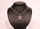Childrens 
necklace 
decorated with 
a bear, stamped 
Tofus in 925 
sterling 
silver.
60 cm and 3x2 
cm.