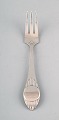 Cohr meat fork, 
cutlery in 
silver (0,830). 
Denmark.
Measures 21 
cm.
Stamped.
In good 
condition.