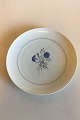 Bing & Grondahl 
Demeter, White 
/ Blue 
Cornflower 
Dinner Plate No 
25. Measures 24 
cm / 9 29/64 
in.