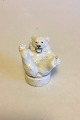 Royal 
Copenhagen 
Figurine of 
Polar Bear No 
347. Designed 
by Knud Kyhn. 
Measures 9 cm / 
3 35/64 in.