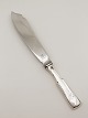 Hans Hansen 
arvesølv No. 2  
cake knife 23 
cm. No. 352440