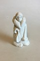 Bing & Grondahl 
undecorated 
figurine of 
Girl with Bag. 
Measures 17 cm 
/ 6 11/16 in.