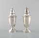 Towle, American 
silversmiths. A 
pair of sugar 
castors in 
sterling 
silver. Late 
19th century.
In ...