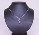 Necklace with 
pendant of 925 
sterling 
silver, stamped 
FP.
44 cm x 2,5 cm 
x 0,2 cm.