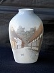 Bing & 
Grøndahl, Vase 
1302-6238, 
vasen er 1. 
sortering, 
vasen er oval. 
Vasen er 
dekoreret med 
...