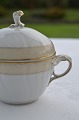 Royal 
Copenhagen 
porcelain. 
Sugar bowl no. 
788/1680. 1. 
Quality, fine 
condition.