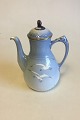 Bing & Grondahl 
Seagull with 
Gold Coffee Pot 
No 91 A. 
Measures 24 cm 
/ 9 29/64 in.