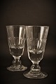 3 pcs. old 
French 
mouth-blown 
wine glass with 
fine 
grinding.H: 
16.5cm. 
Dia.:8cm. (Sold 
only overall)