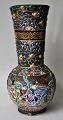 Japanese 
Satsuma vase, 
19th century. 
Polychrome 
decoration with 
people. 
Stamped. H.: 29 
cm.
NB: ...