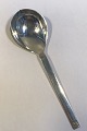 Evald Nielsen 
Sterling Silver 
No 33 Serving 
Spoon Measures 
L 22.5 cm(8 
55/64 in)