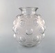 Large and early 
René Lalique. 
Rare 
"Antilopes" 
vase in art 
glass with 
leaping 
antelopes. 
Model ...