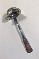 Dobbeltriflet"Old 
Danish" Silver 
Cream Ladle 
1844 Measures 
14 cm(5½ in)