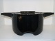 Erik Magnussen 
art pottery, 
large tea pot.
Made around 
1980.
Length 36.5 
cm.
There is a ...