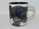 Royal 
Copenhagen, 
large year mug 
from 1971.
Designed by 
Hans Andersen
Factory First. 
...