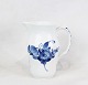 Milk jug, no.: 
8146, in Blue 
Flower by Royal 
Copenhagen.
18 x 10 cm.