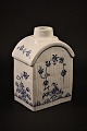 Antique Blue 
Fluted tea 
bottle in 
porcelain.
H:12cm. W&D: 
8x5,5cm.
Is in complete 
and fine ...