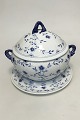 Bing & Grondahl 
Butterfly 
Tureen with 
Saucer. 
Measures 28 cm 
/ 11 1/32 in. 
high x 31 cm / 
12 ...