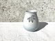 Bing & Grondahl 
Falling Leaves, 
Vase # 202, 
12,5cm high, 
9.5cm in 
diameter * Good 
condition *
