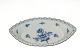 Serving bowl 
oval with blue 
flowers
Length 26.5 cm
Height 4.5 cm
Nice and well 
maintained ...