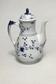 Bing & Grondahl 
Butterfly 
Coffee Pot with 
Lid. 24,5 cm 
tall (9 41/64")