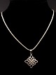 Sterling silver 
necklace 45 cm. 
and pendant 1.7 
x 1.7 cm.  Nr. 
432603