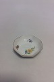 Bing & Grondahl 
Saxon Flower, 
White Small 
Dish No 246
Measures 9 cm 
/ 3.54 in.