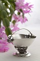 Small sugar 
basket of 
sterling silver 
from Georg 
Jensen 
1915–1927. 
Design 235A. 
Height 7.3 cm. 
...