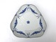 Bing & 
Grondahl, 
Empire, 
Triangular dish 
#40 #B&G, 23cm 
wide, Design 
Harriet Bing * 
Nice condition 
*