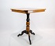 Antique sidetable of polished wood with chess top plate of Italian design from 
the 1860s.
5000m2 showroom.
