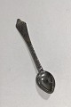 Antik Silver 
Salt Spoon 
Measures 7.5 
cm(2 61/64 in)