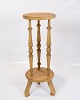 Piedestal table 
of pine wood, 
in great 
antique 
condition from 
the 1930s.
H - 83 cm and 
Dia - 30 ...