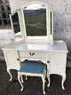 White Make-up 
furniture, 
toilet 
furniture with 
stool and 
mirror. Good 
condition. 
Dimensions: ...