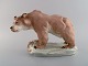 Amphora, Tjekkoslovakiet. Stor håndmalet porcelænsfigur af bjørn. 1930/40