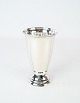 Vase of 
hallmarked 
silver.
15 x 9.5 cm.
