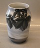 886-108 Kgl. Art Nouveau Vase - Kastnanie blade 17 cm præ1923 Kongelig Dansk 
porcelain