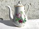 Bing & 
Grondahl, 
Coffee pot with 
roses # B&G, 
22cm high, 22cm 
wide * 
Age-related 
traces of use 
...