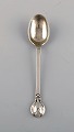 Evald Nielsen 
Number 3 
teaspoon in 
silver (830). 
1920s.
Length: 11.7 
cm.
Stamped.
In ...