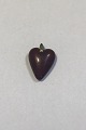 Old Amber 
pendent shaped 
as a heart.
Measures 2cm / 
0.79".