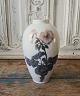 Royal 
Copenhagen Art 
Nouveau vase 
decorated with 
geranium 
No. 580 / 47C, 
Factory ...