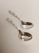 A couple of 
marmalades are 
made of 
sterling silver 
Length 
10.5cm.2. pcs 
400kr.