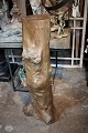 Pedestal in the 
form of an old 
decorative 
patinated tree 
trunk.
H:103cm. Dia 
.: bottom:33cm. 
...
