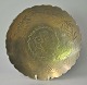 Chinese 
hammered brass 
dish 19./20. 
century 
Decorated with 
kites. Wavy 
edge. Dia .: 28 
cm. ...