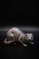 Royal 
Copenhagen 
porcelænsfigur 
af grå mink.
Design af 
Jeanne Grut. 
Dekorations 
nummer: ...