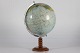 Vintage mid 
Century Globe 
On wooden 
stand 
Heigth 51 cm
Diameter 30 cm
Nice vintage 
...