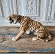 B&G figure - 
snarling tiger 
No. 1712, 
Factory first
Height 18 cm. 
Length 30 cm.
Design: ...