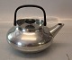 Georg Jensen 
Teapot ca 17 x 
20 cm  with 
handle 
Design: 
Henning Koppel 
(1918-1981) i 
...