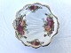 Royal Albert, 
Old country 
roses, Mussel 
bowl, 13cm 
long, 13cm wide 
* Nice 
condition *