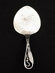 Georg Jensen 
sterling silver 
Ornamental cake 
spade 42 13cm. 
Item no. 467056